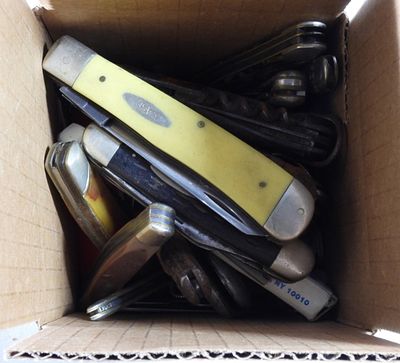 Mixed Pocket Knife Lot - Parts & Repair. Small box collection of vintage pocket knives in 