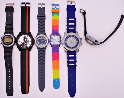 Lot of 6 Quartz Watches, Mixed Styles & Bands. A collection of six quartz watches in silver tone 
