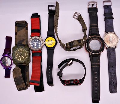 Vintage Watch Lot, Eight Pieces, Mixed Styles. A collection of eight vintage and contemporary 