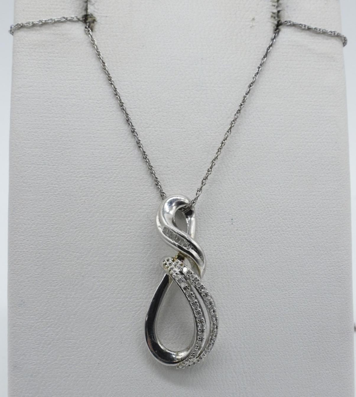 Sterling 1/10CTTW Diamond Pendant