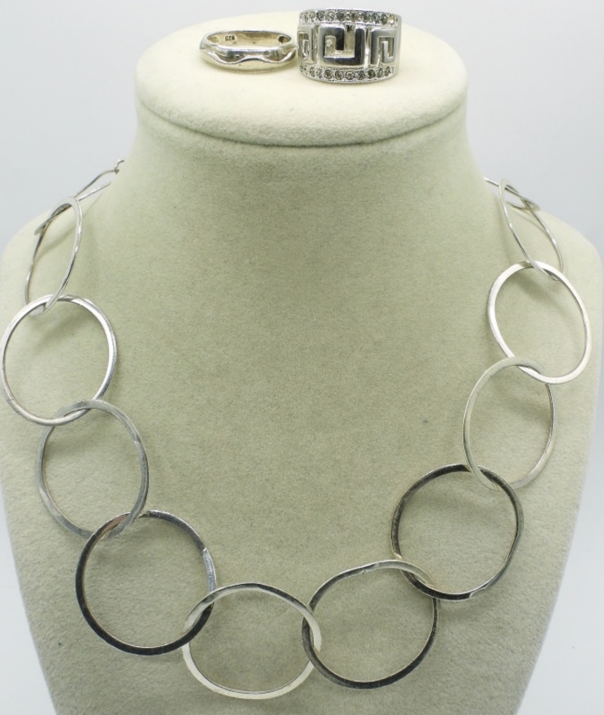 Silver Circles Necklace & 925 Rings