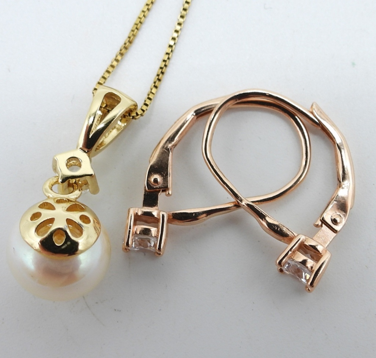 Beautiful Gold Tone Necklace, Bracelet & More