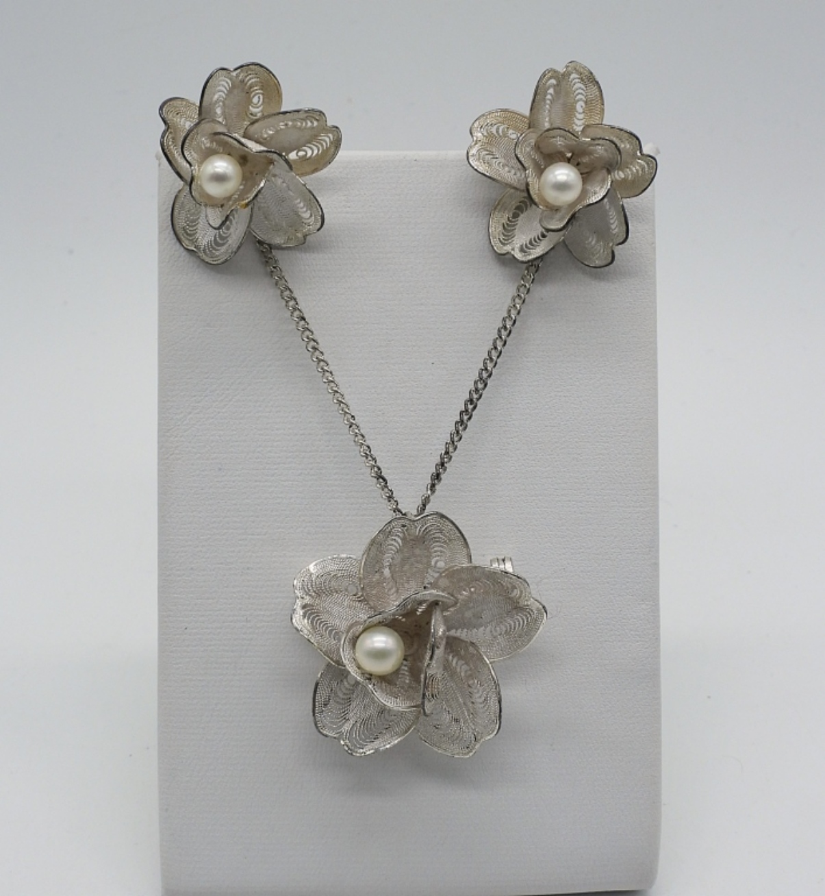 Filigree Silver Pearl Pendant & Earrings