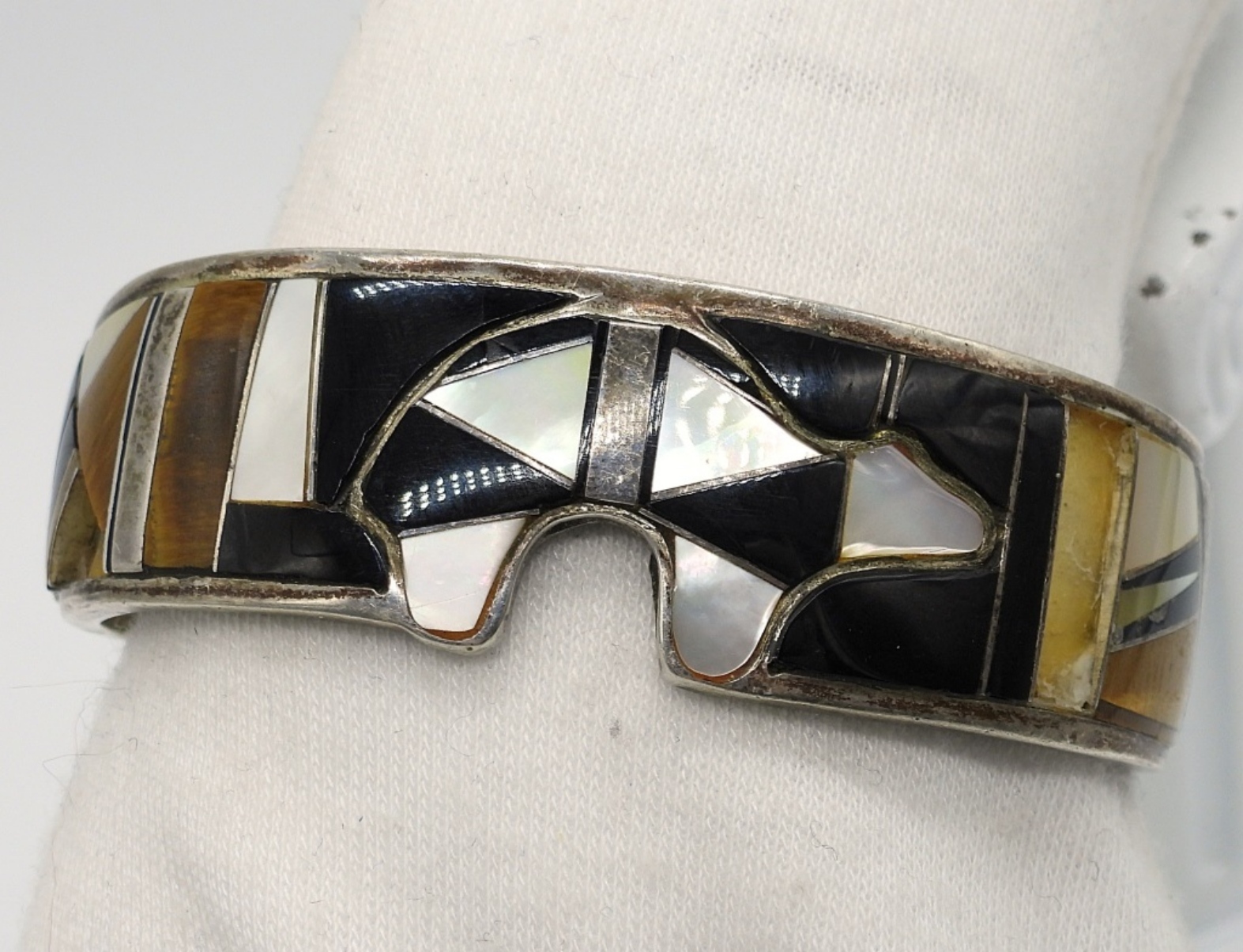 Navajo Sterling Bear Gemstone Inlay Cuff
