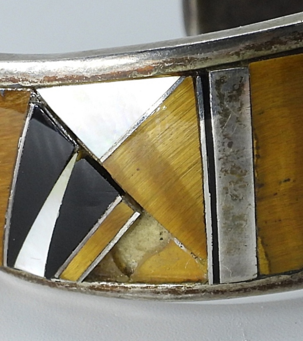 Navajo Sterling Bear Gemstone Inlay Cuff
