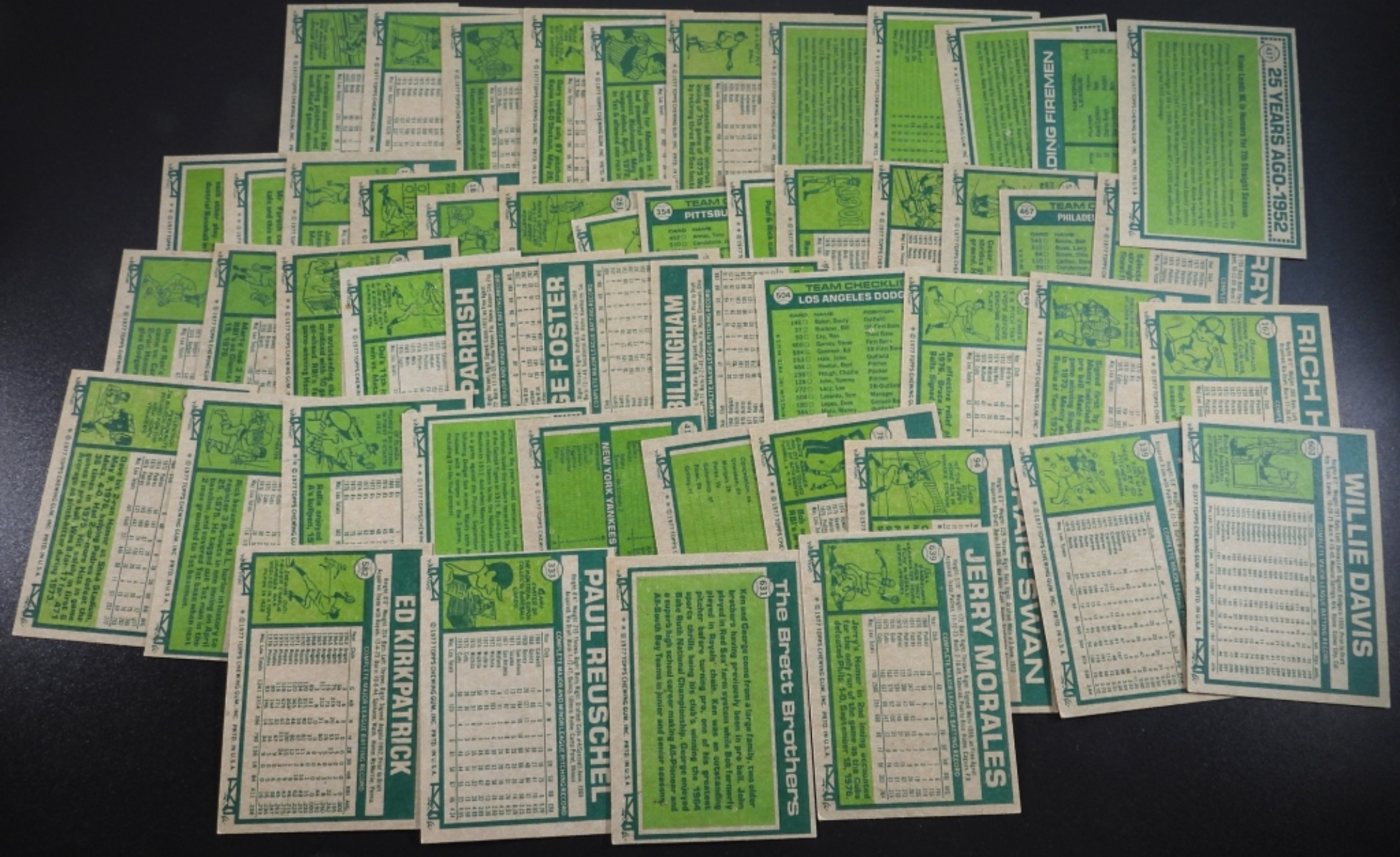 50 1970s Topps Baseball Cards Mixed Lot