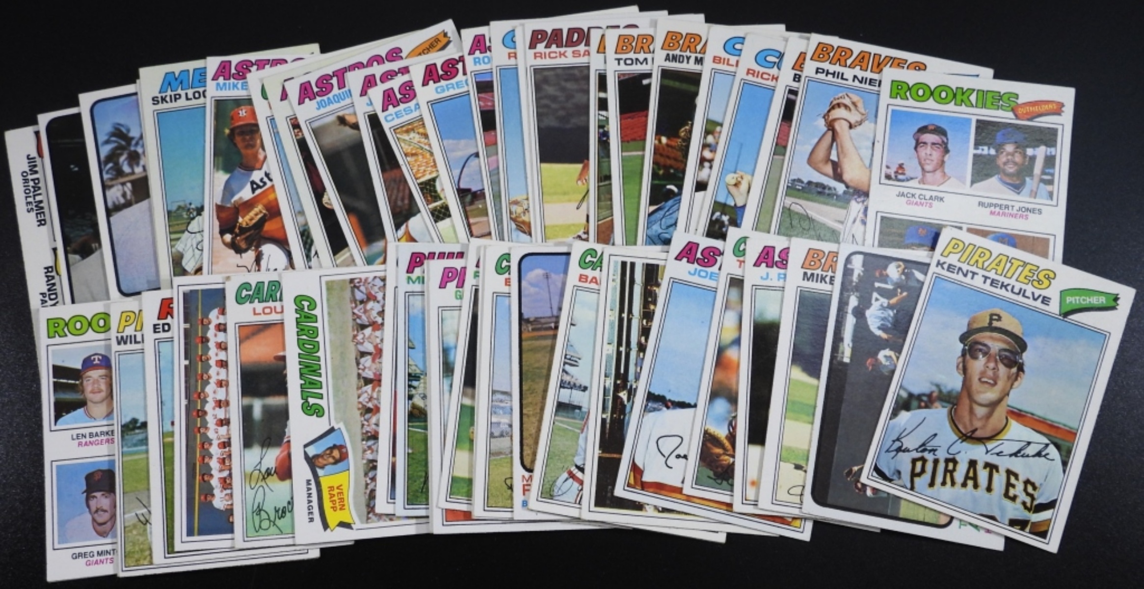 Lot of 50 1970s Topps Baseball Cards