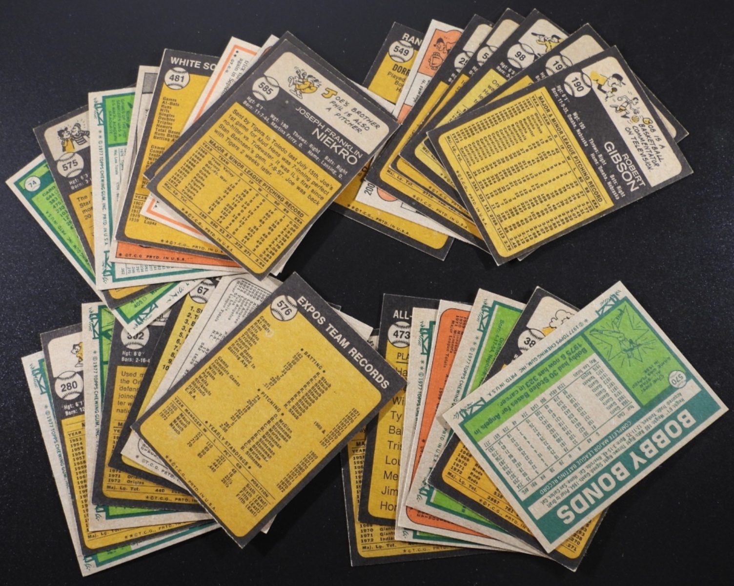 Lot of 30 1970s Topps Baseball Cards
