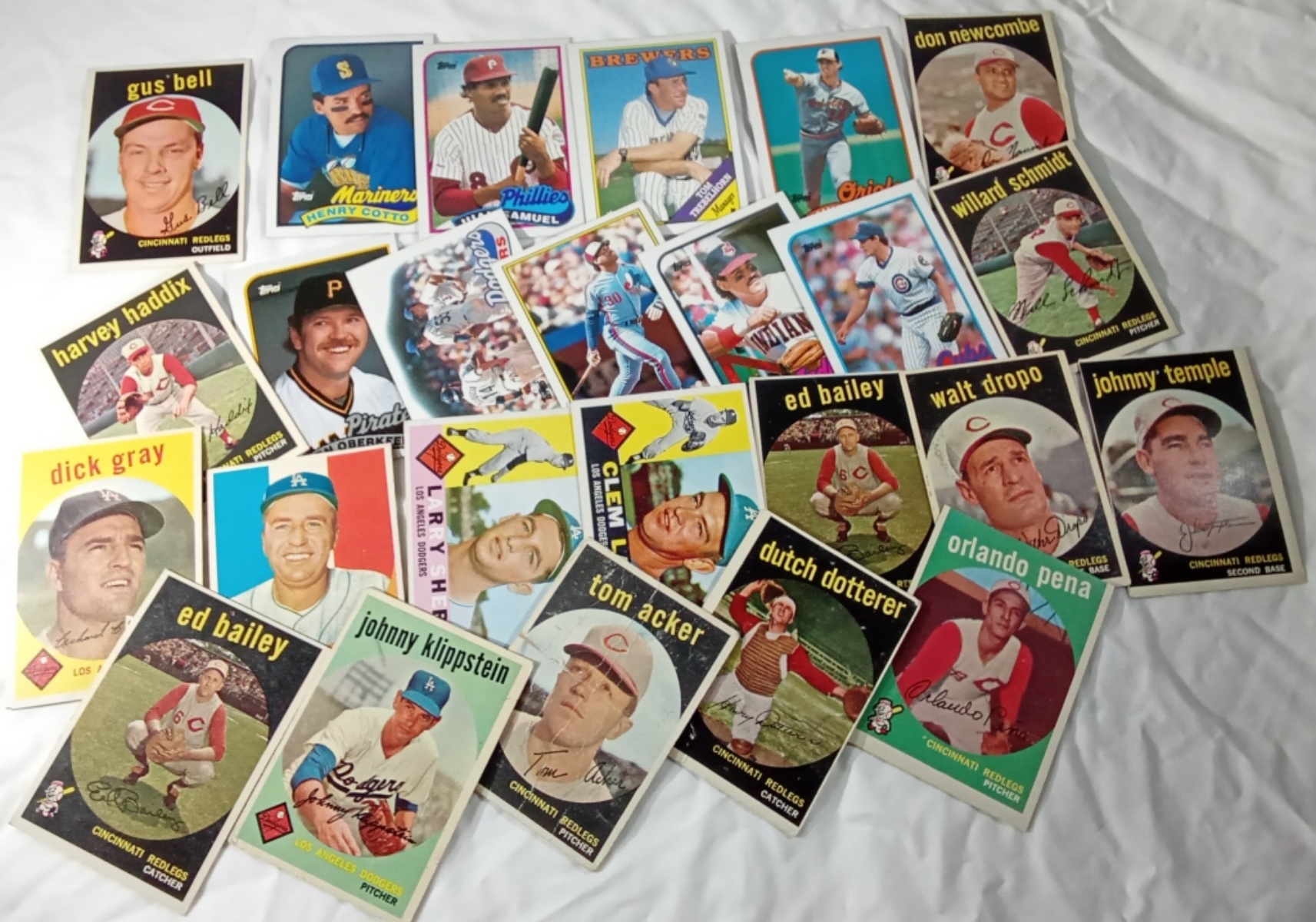 25 Topps Baseball Card Lot, Mixed Years