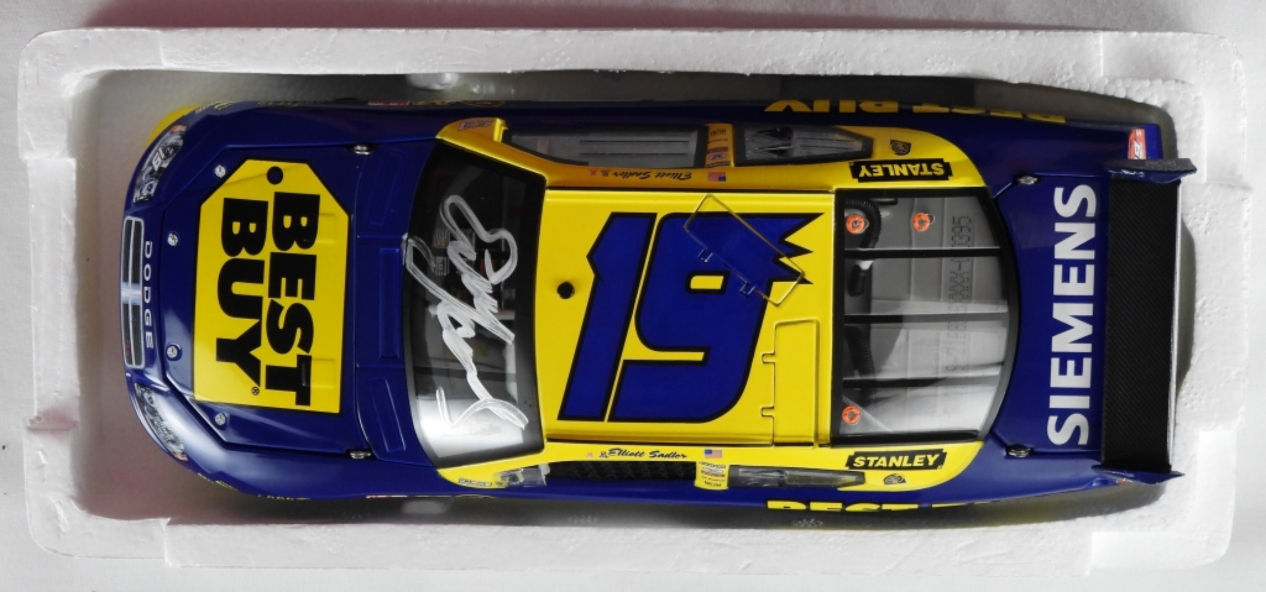 1:24 Scale Model Car #19 Elliot Sadler