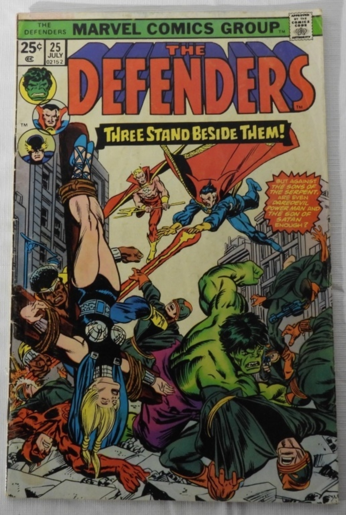 Defenders #25 1975 Marvel Bronze Age Raw