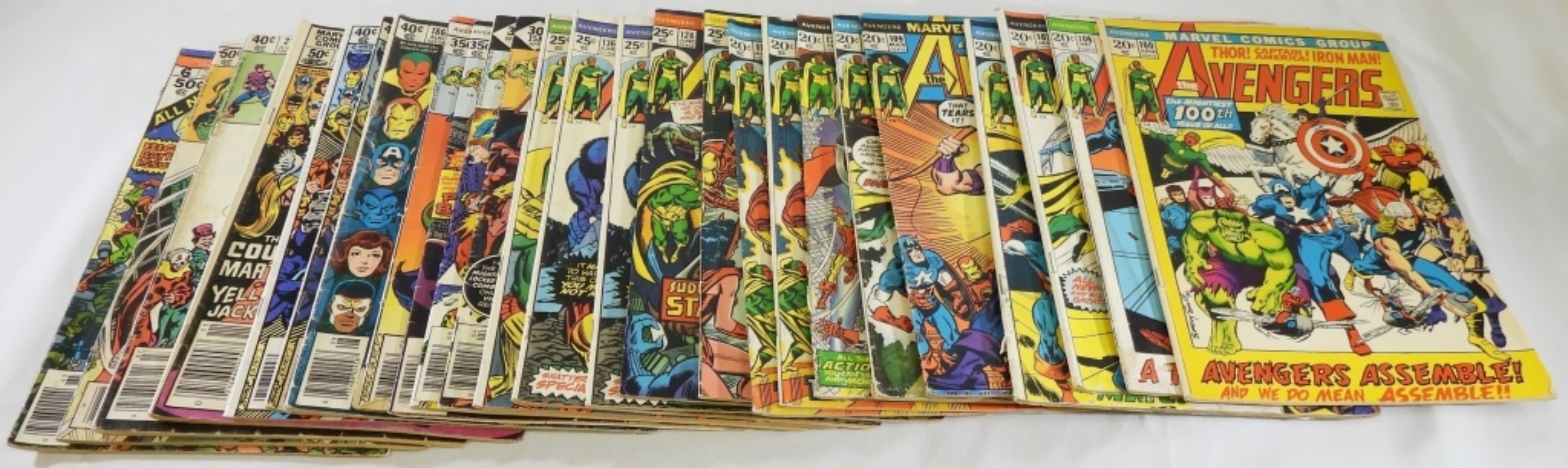 (25) Large Marvel The Avengers Lot