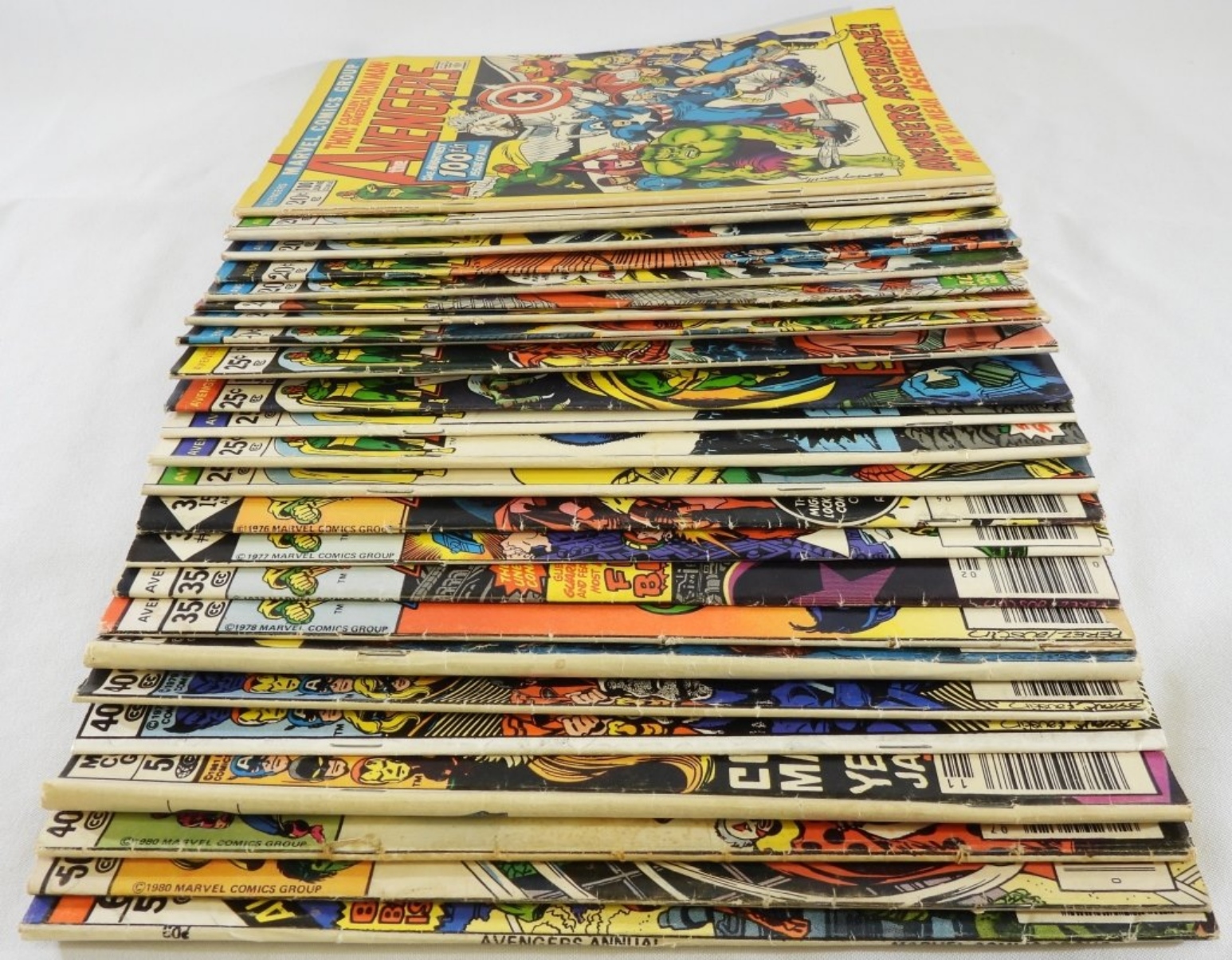 (25) Large Marvel The Avengers Lot