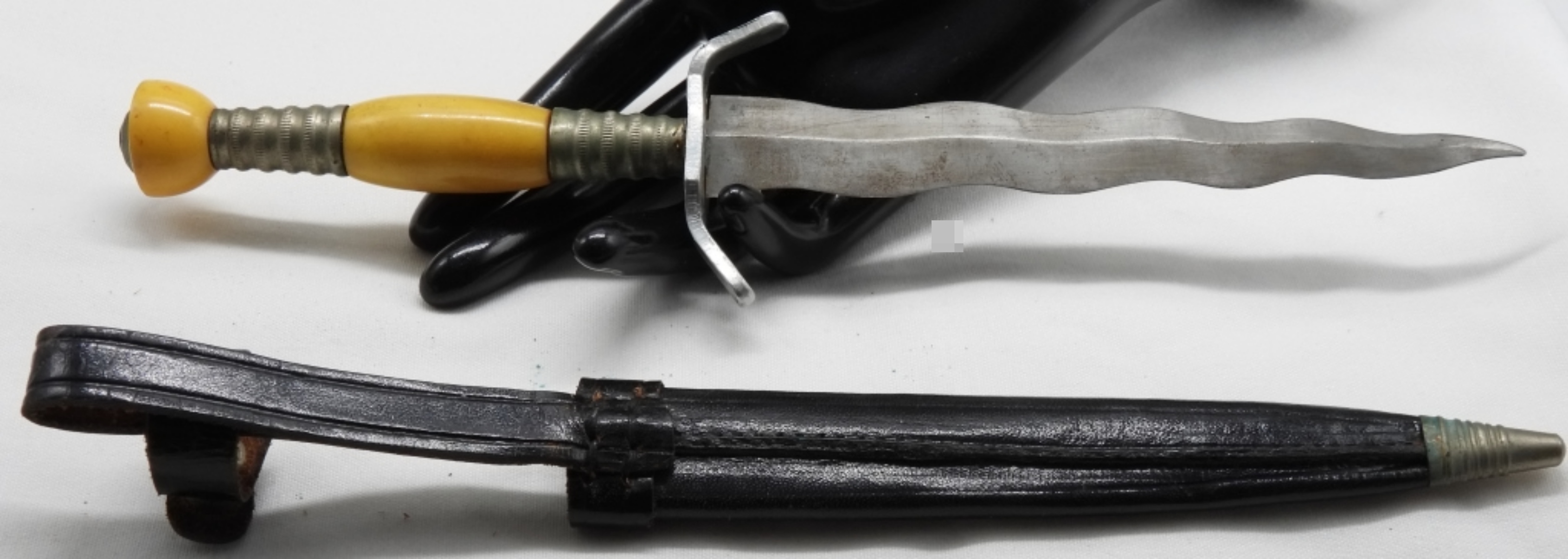 Fighting Knife with Yellow Handle & Sheath