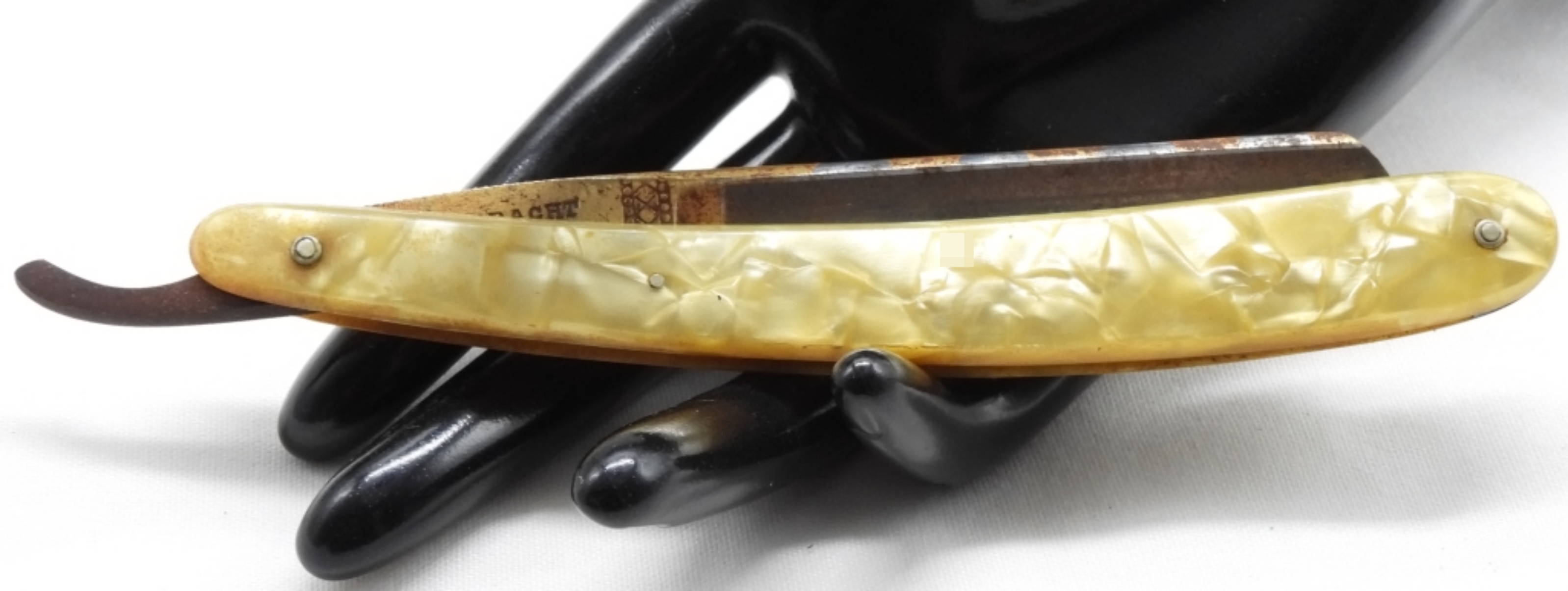 Dovo Solingen Straight Razor, Pearl Celluloid Scal
