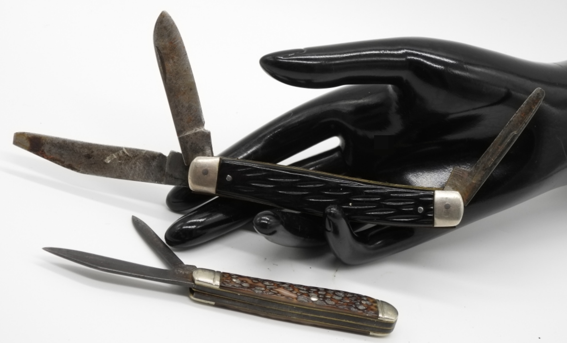 (2) Folding Knives