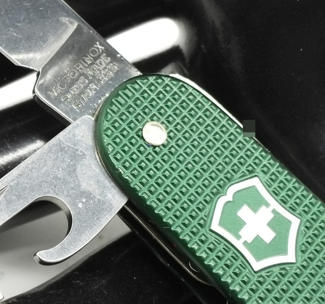 Victorinox Swiss Army Knife, Green Alox Scales