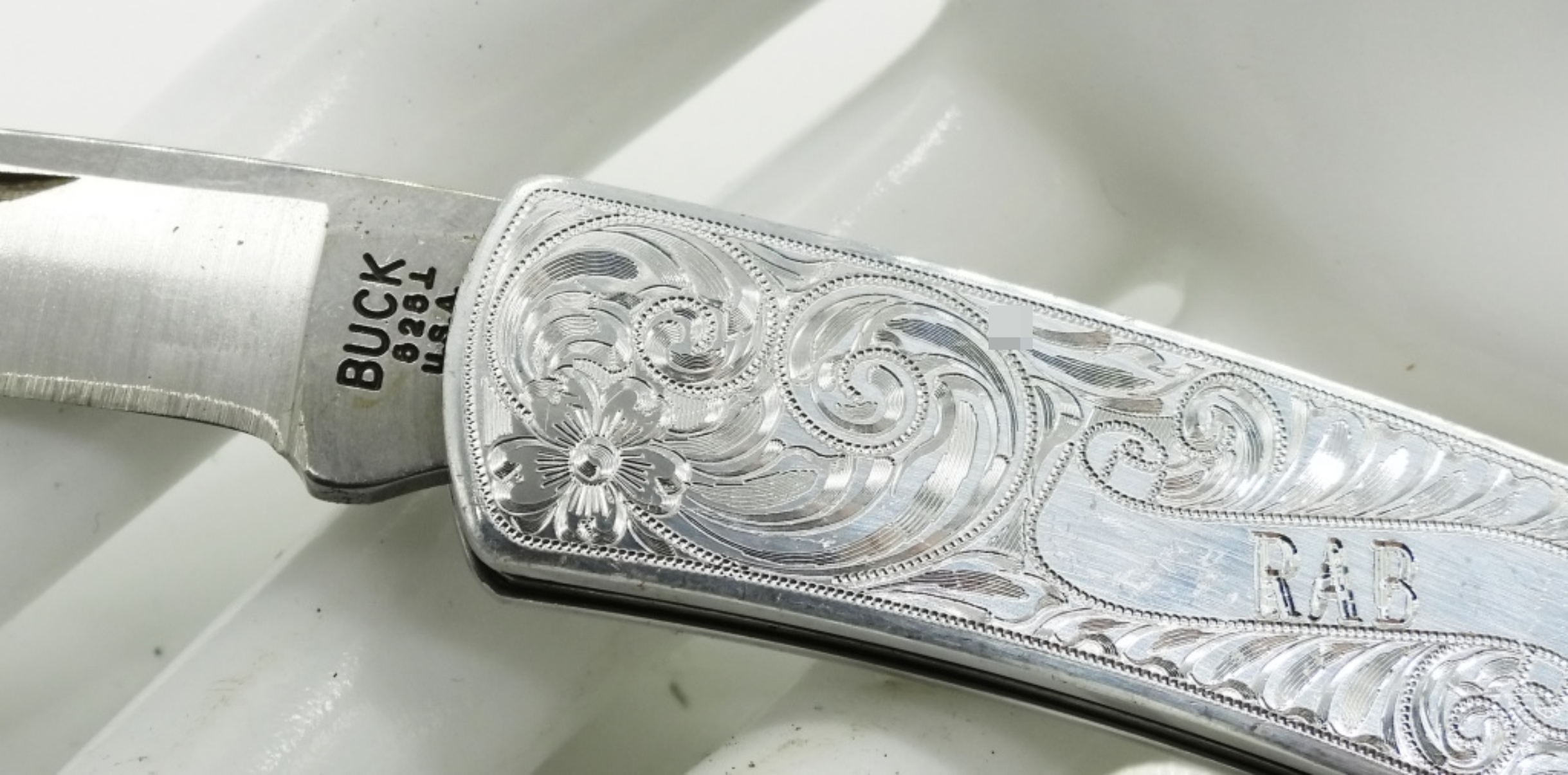 Buck 6261 Hand Engraved Folding Hunter