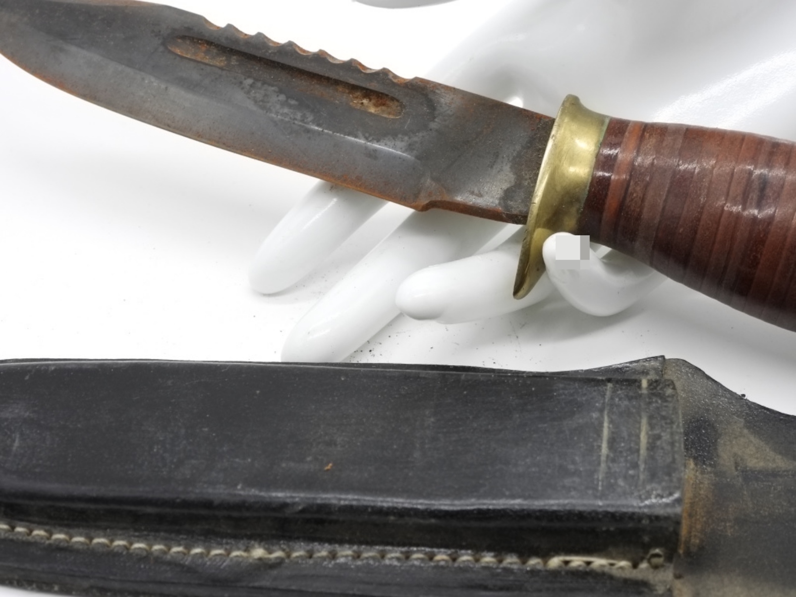 Military Fighting Knife with Leather Sheath