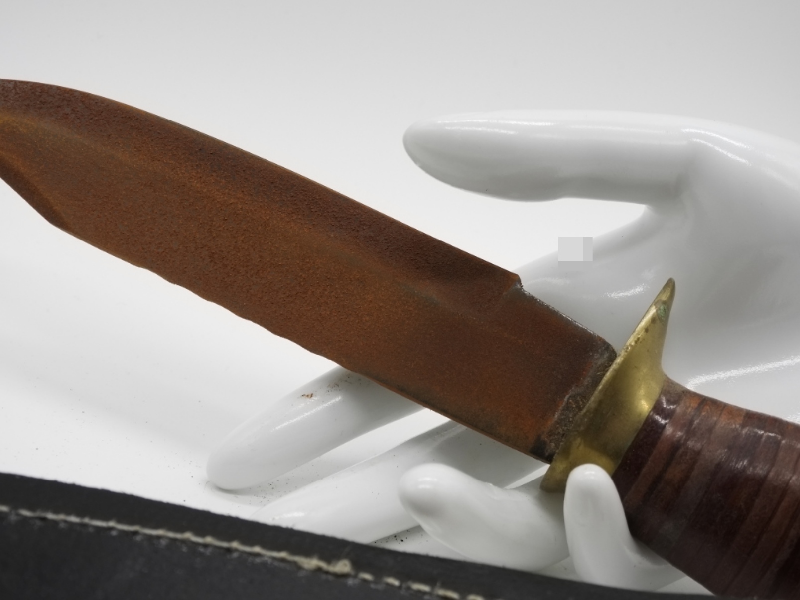 Military Fighting Knife with Leather Sheath