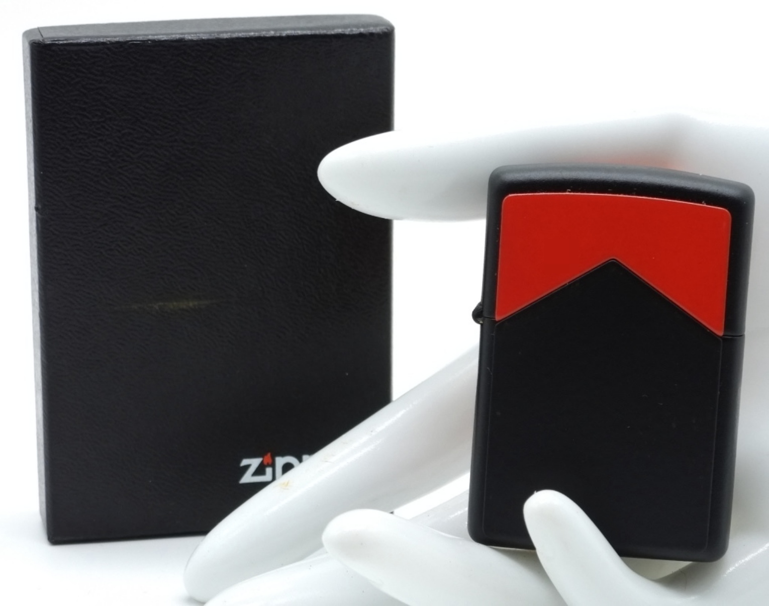 Zippo Red Roof Marlboro 1994 Sealed