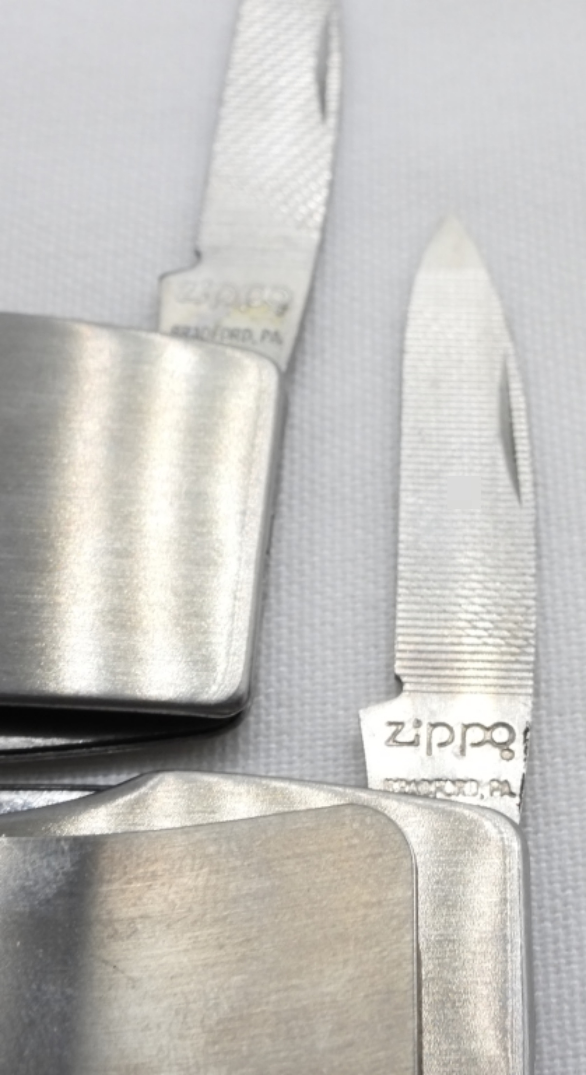 Zippo Advertising Knives - Gleaner & Houghton