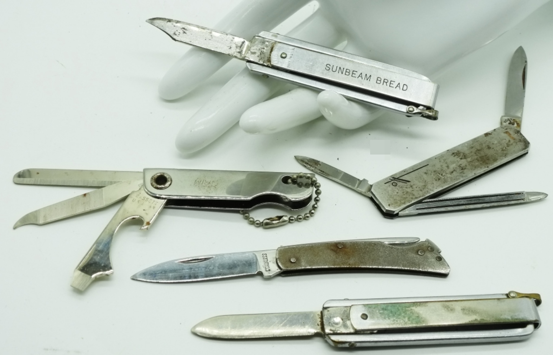 Vintage Pocket Knife Lot with Sunbeam Bread
