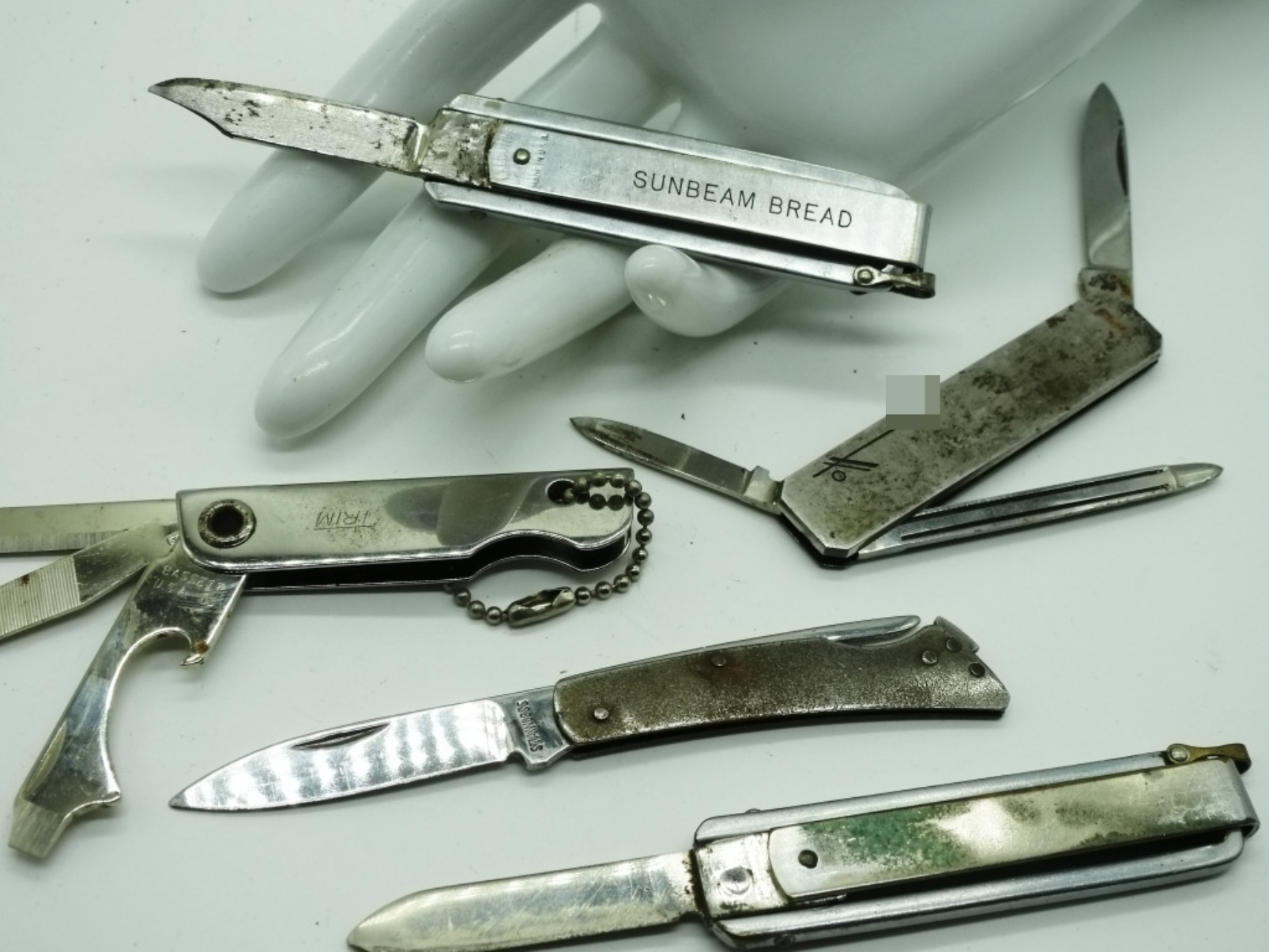 Vintage Pocket Knife Lot with Sunbeam Bread
