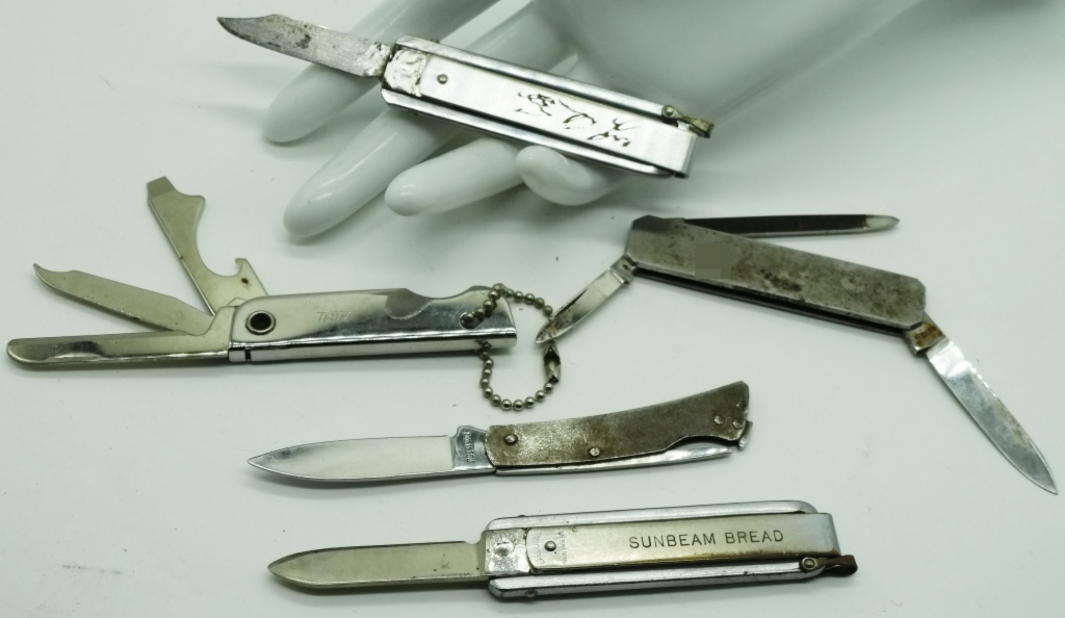 Vintage Pocket Knife Lot with Sunbeam Bread