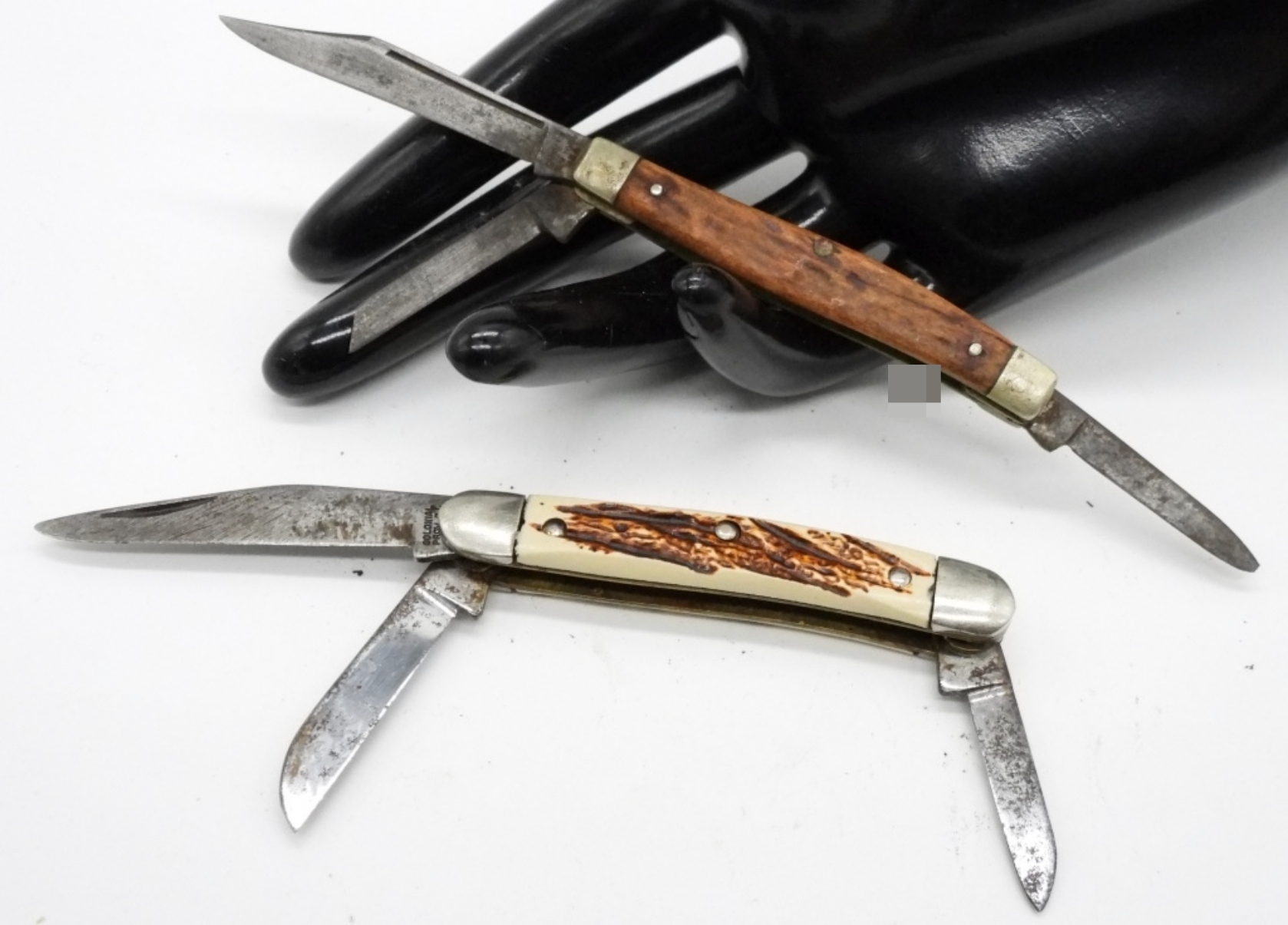 2 Small Pocket Knives