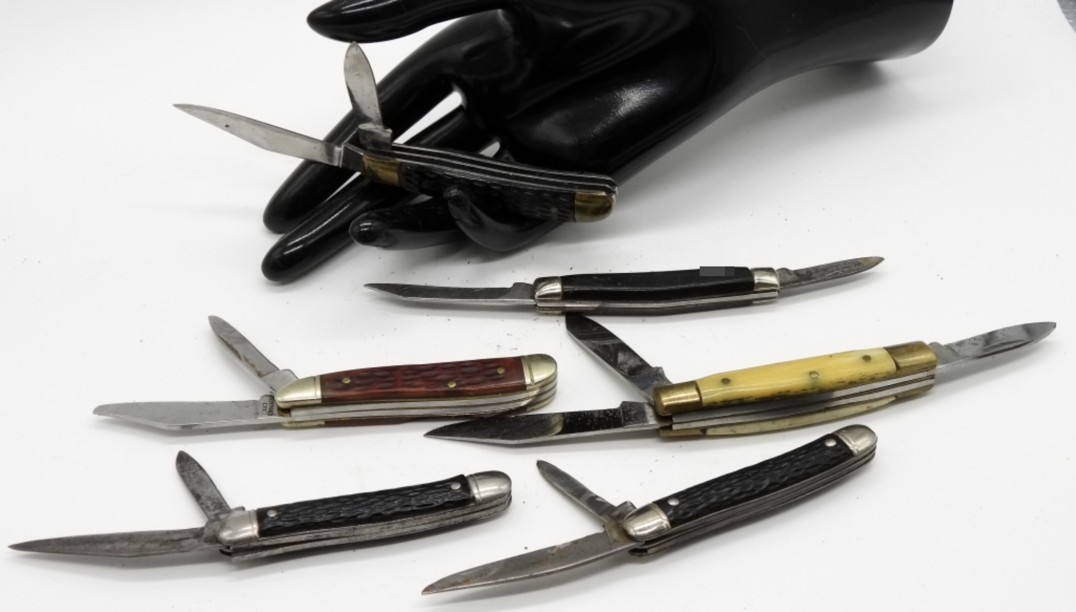 Collection of 6 Small Pocket Knives