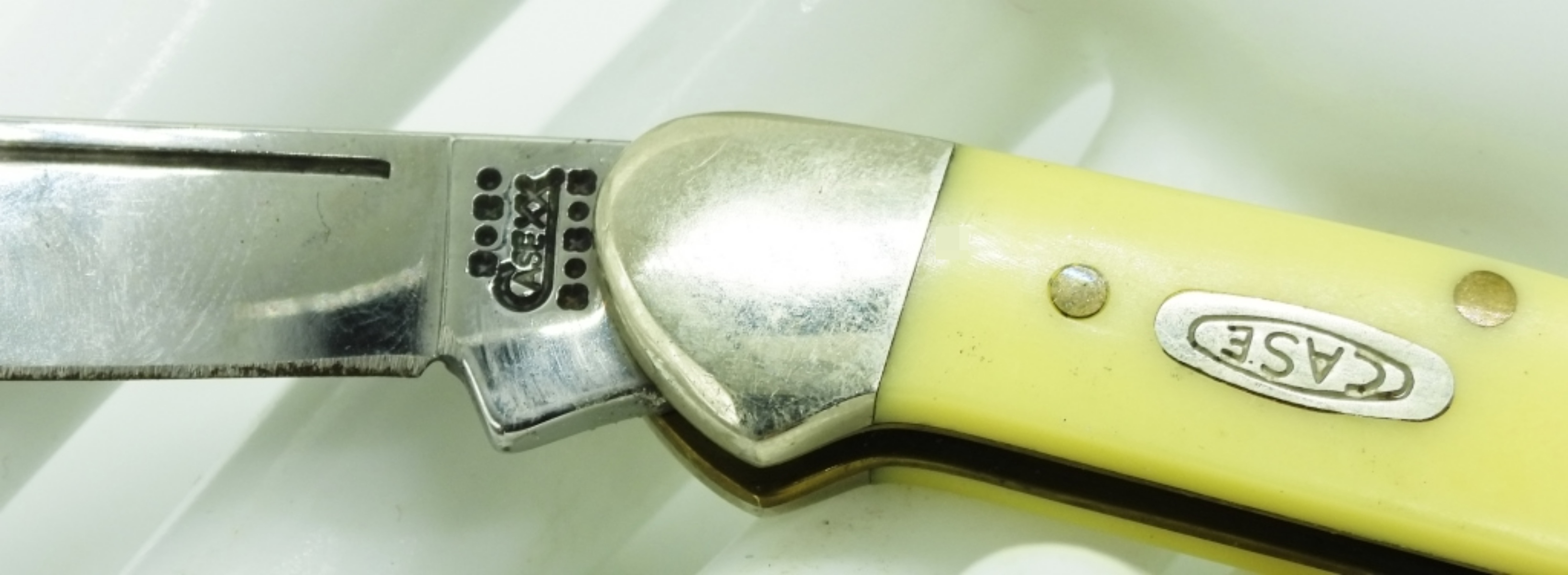 Case XX 32132 Yellow Handle Folding Knife
