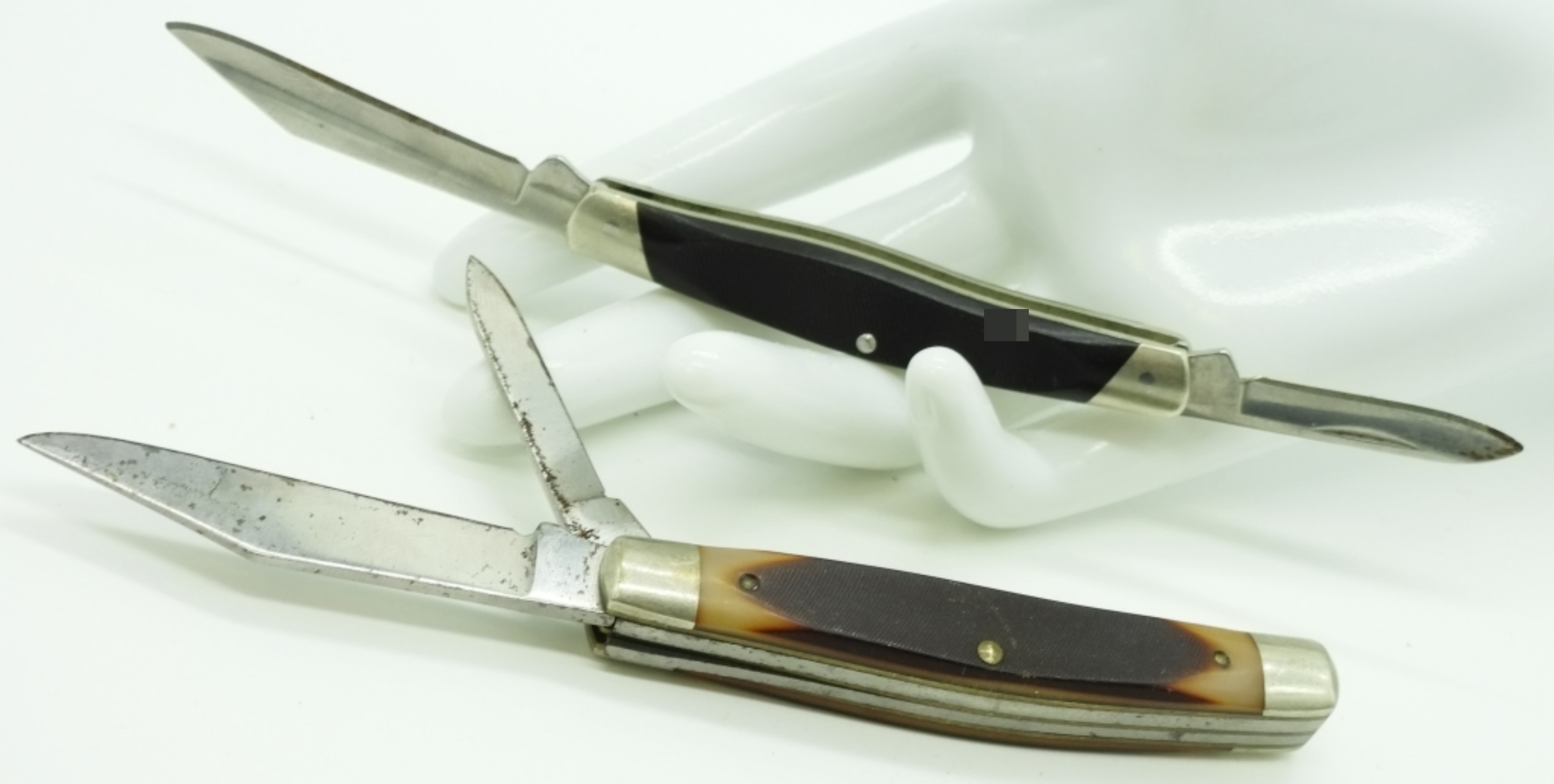 Buck and Schrade Folding Knives - Two Piece Lot