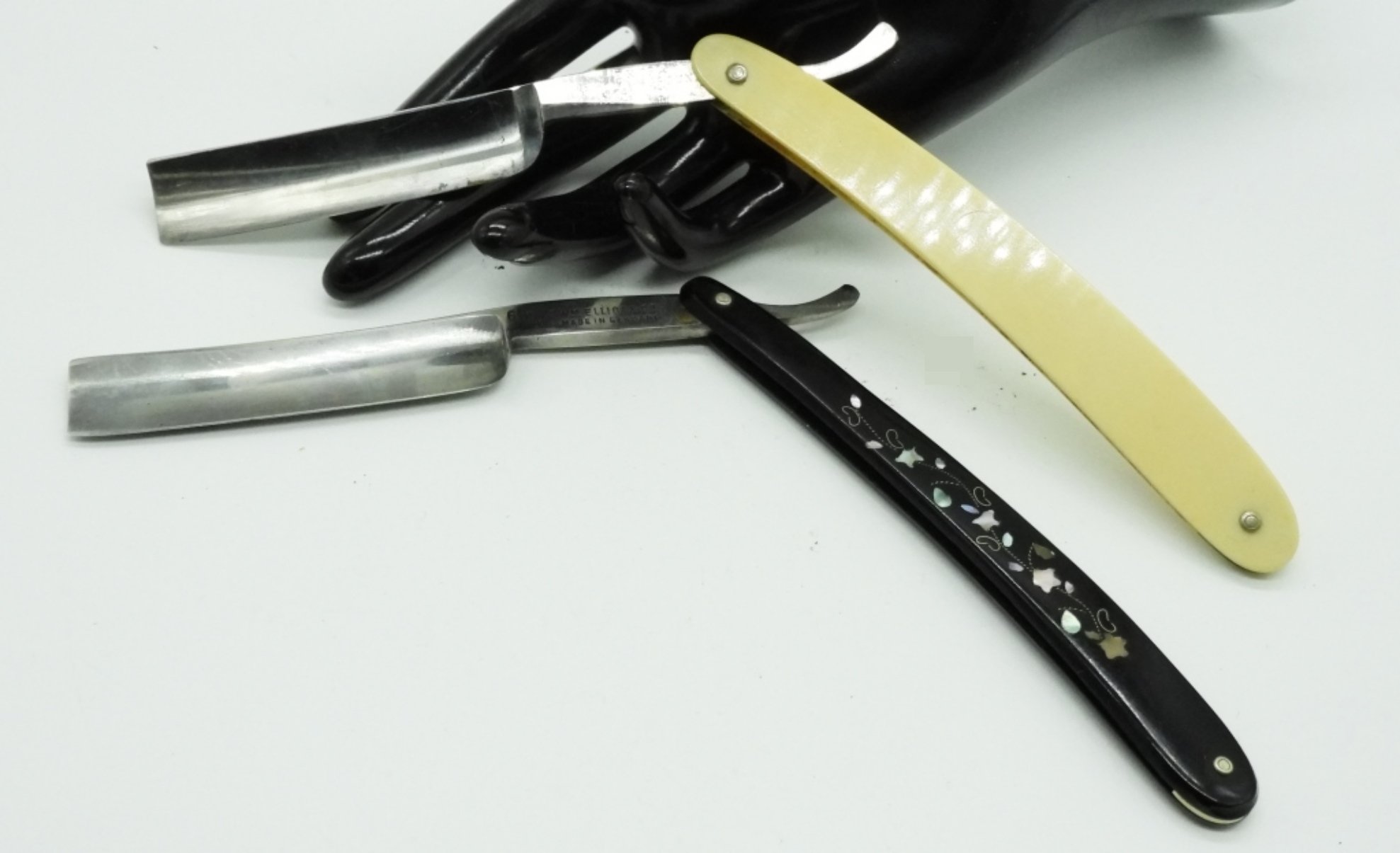 Vintage Straight Razors WM Elliot & Finedge Cutler