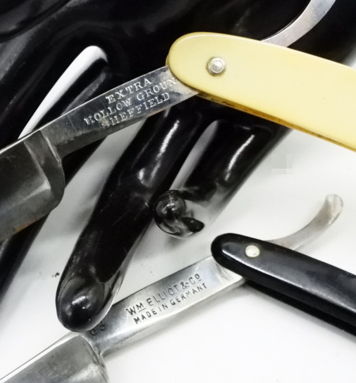 Vintage Straight Razors WM Elliot & Finedge Cutler