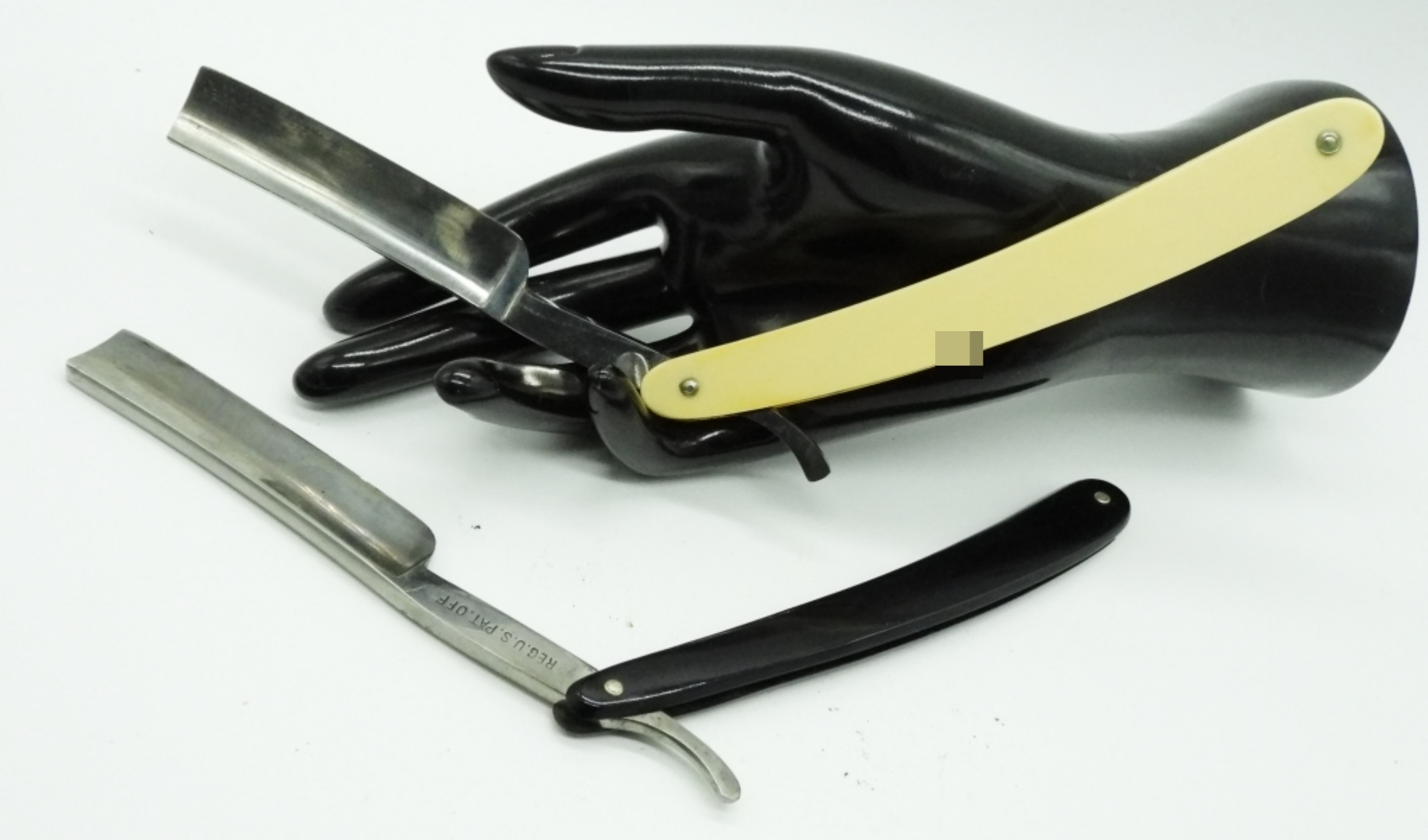 Vintage Straight Razors WM Elliot & Finedge Cutler