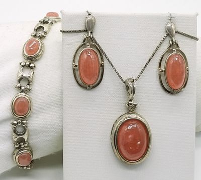 Sterling Cherry Quartz Jewelry Set. Complete parure featuring cherry quartz cabochons in bezel 