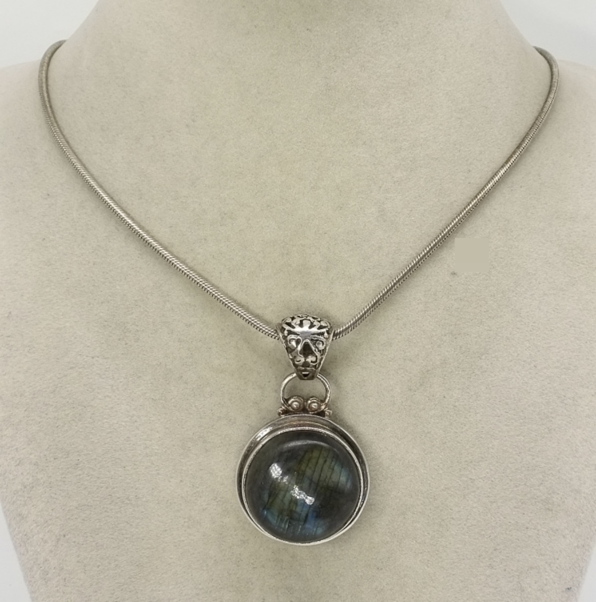 Sterling Silver Labradorite Pendant with 18" Chai
