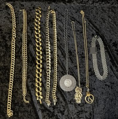 Estate Necklace Lot, 9 Pc Mixed Costume. A mixed lot of 9 necklaces in gold-tone and silver-tone 