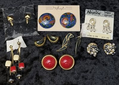 8 Pair Earrings Lot, Mixed Tone Costume. Eight sets of clip and pierced earrings in mixed 