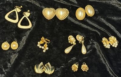 9 Sets Gold-Tone Earrings, Faux Pearl. 9 sets of gold-tone clip-on earrings, all faux pearl 