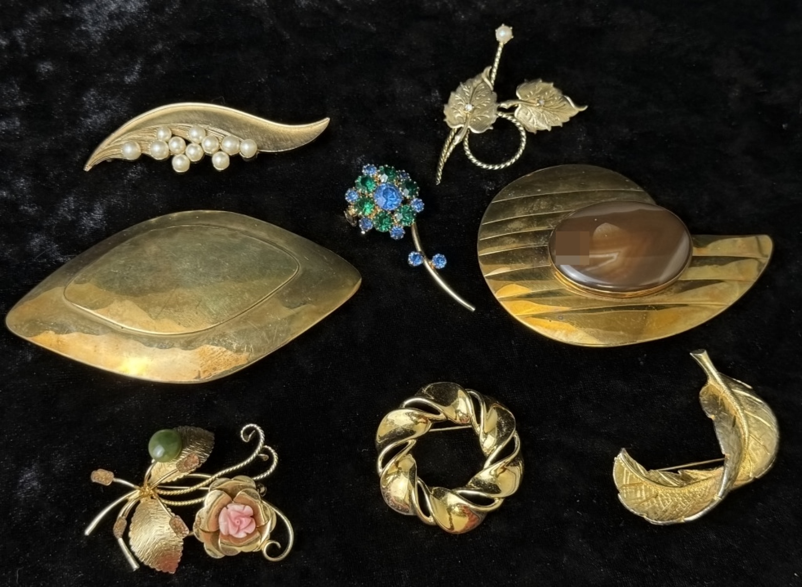 Vintage Gold-Tone Brooch Lot, 8 Pieces