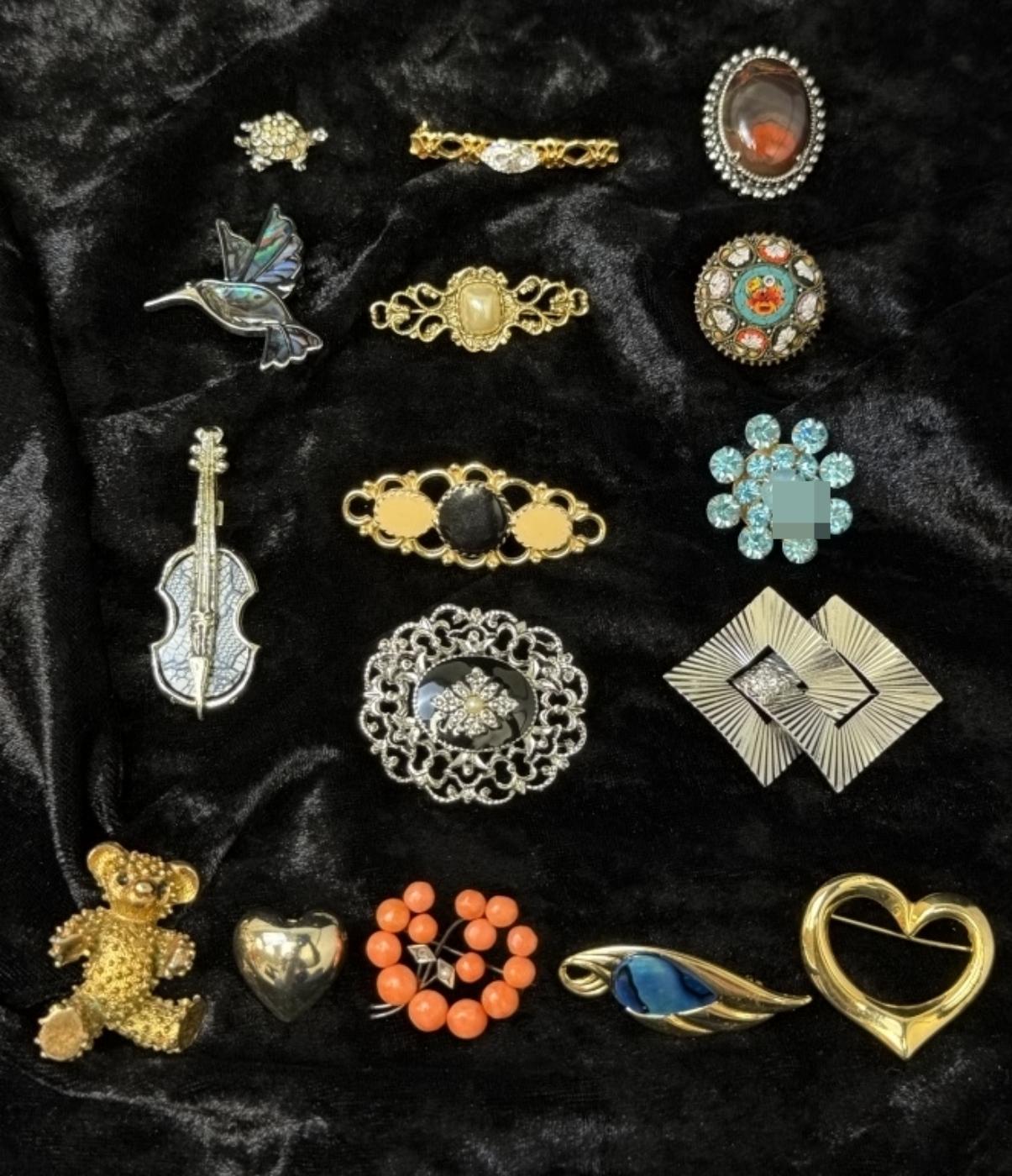 Vintage Pin Lot, 16 Pieces Mixed Tone Brooches