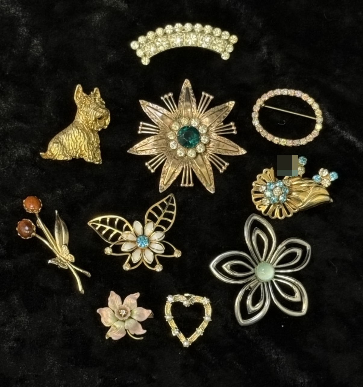 10 Vintage Costume Brooches