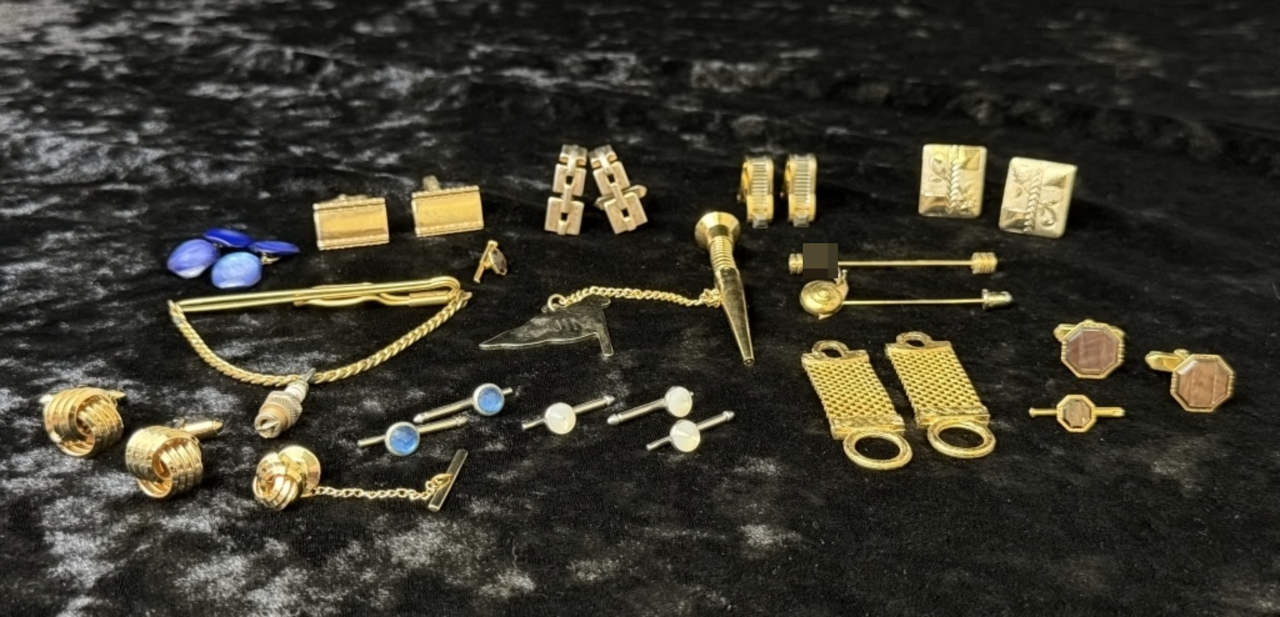 Vintage Gold-Tone Men's Jewelry Lot, 20+ Pcs