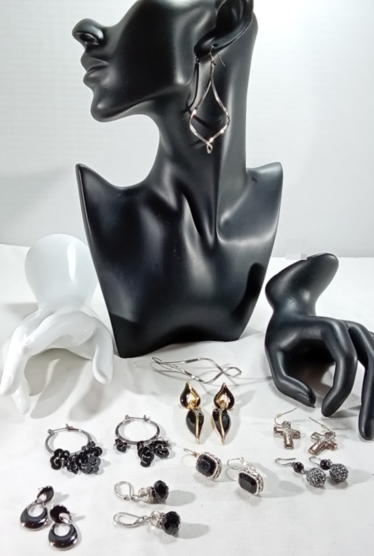 Mixed Metal Jewelry Lot, 8 Pieces
