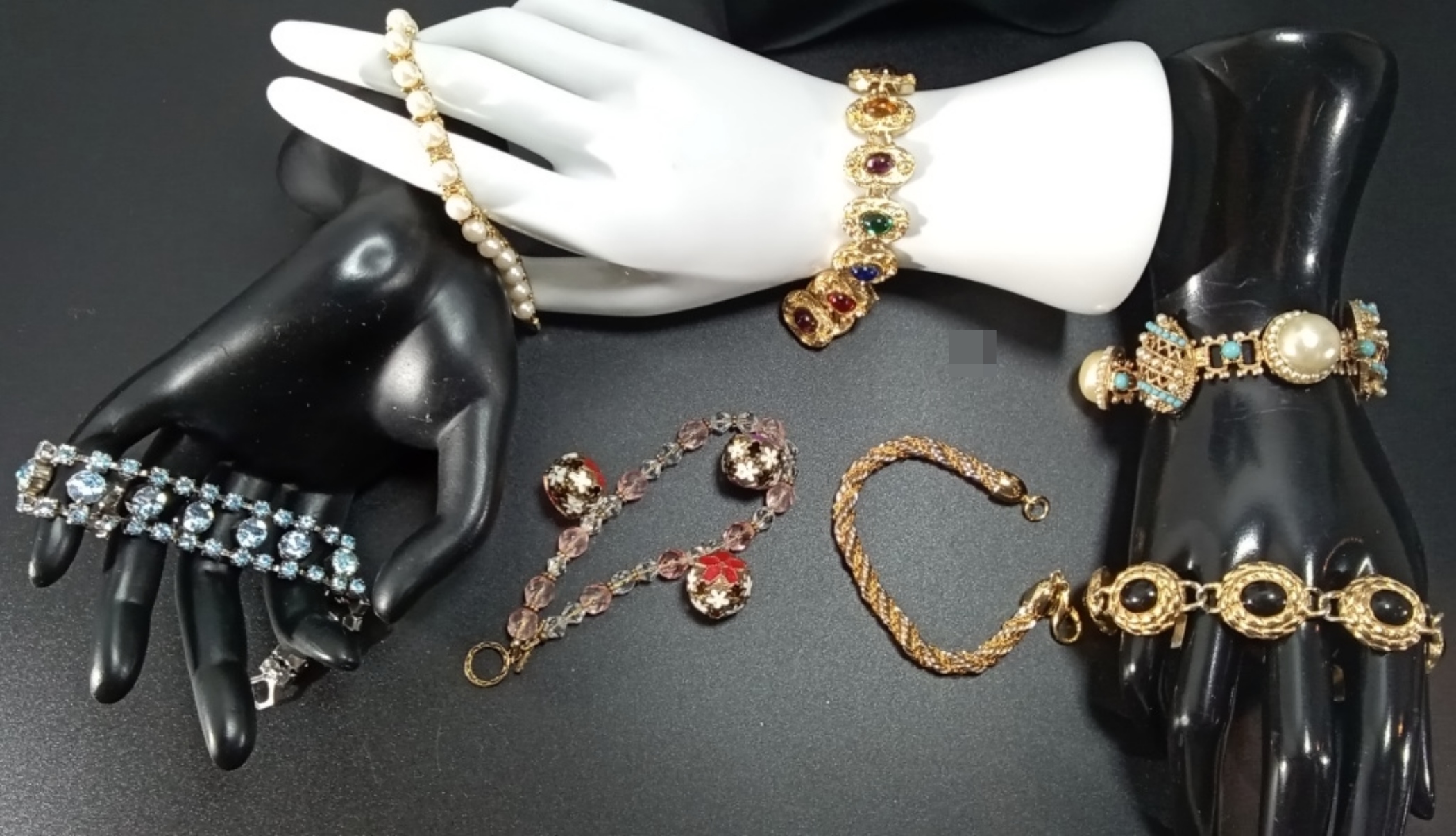 Vintage Gold-Tone Costume Jewelry Lot, 8 Pieces