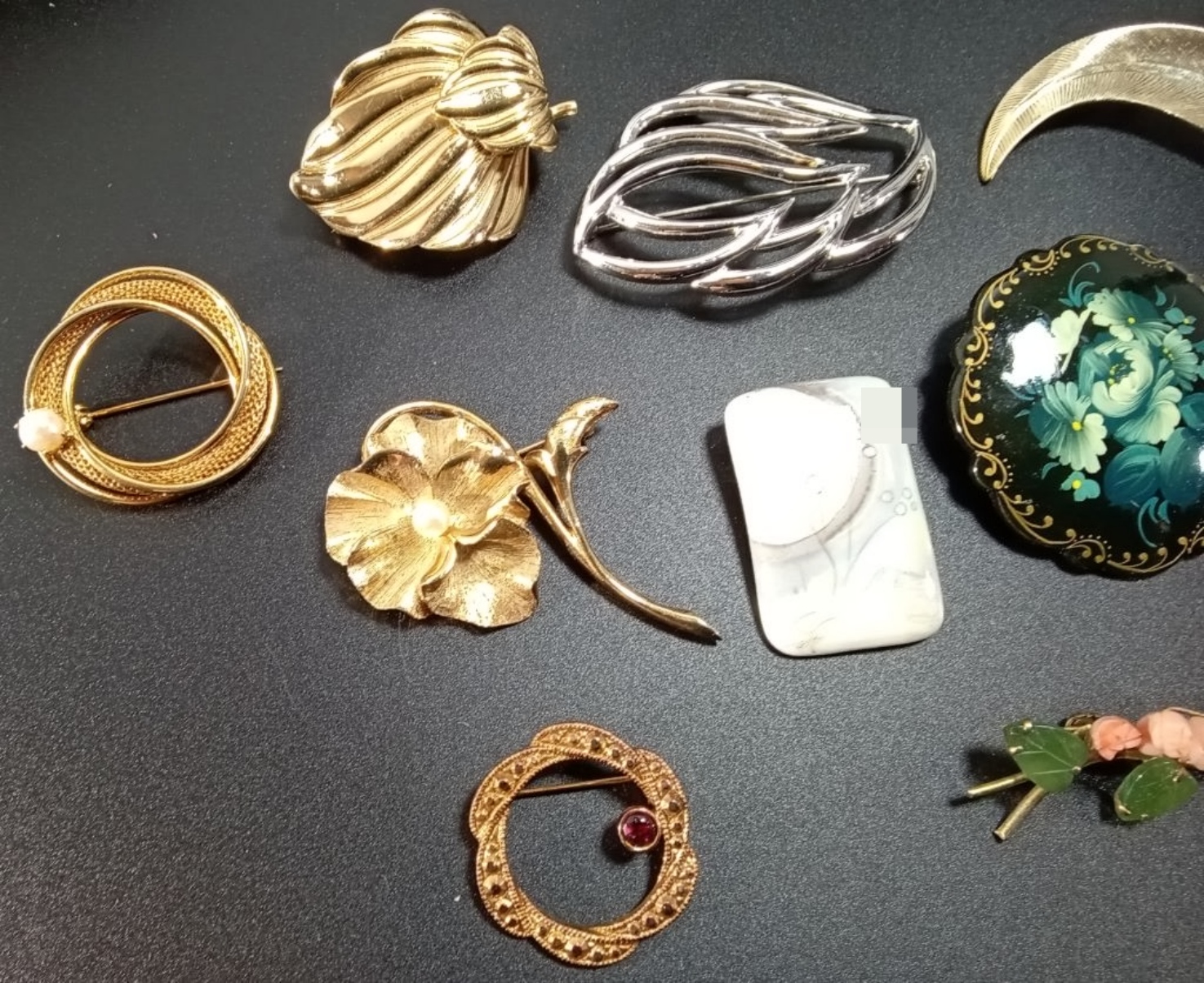 Vintage Costume Brooch & Pin Lot, 12 Pieces