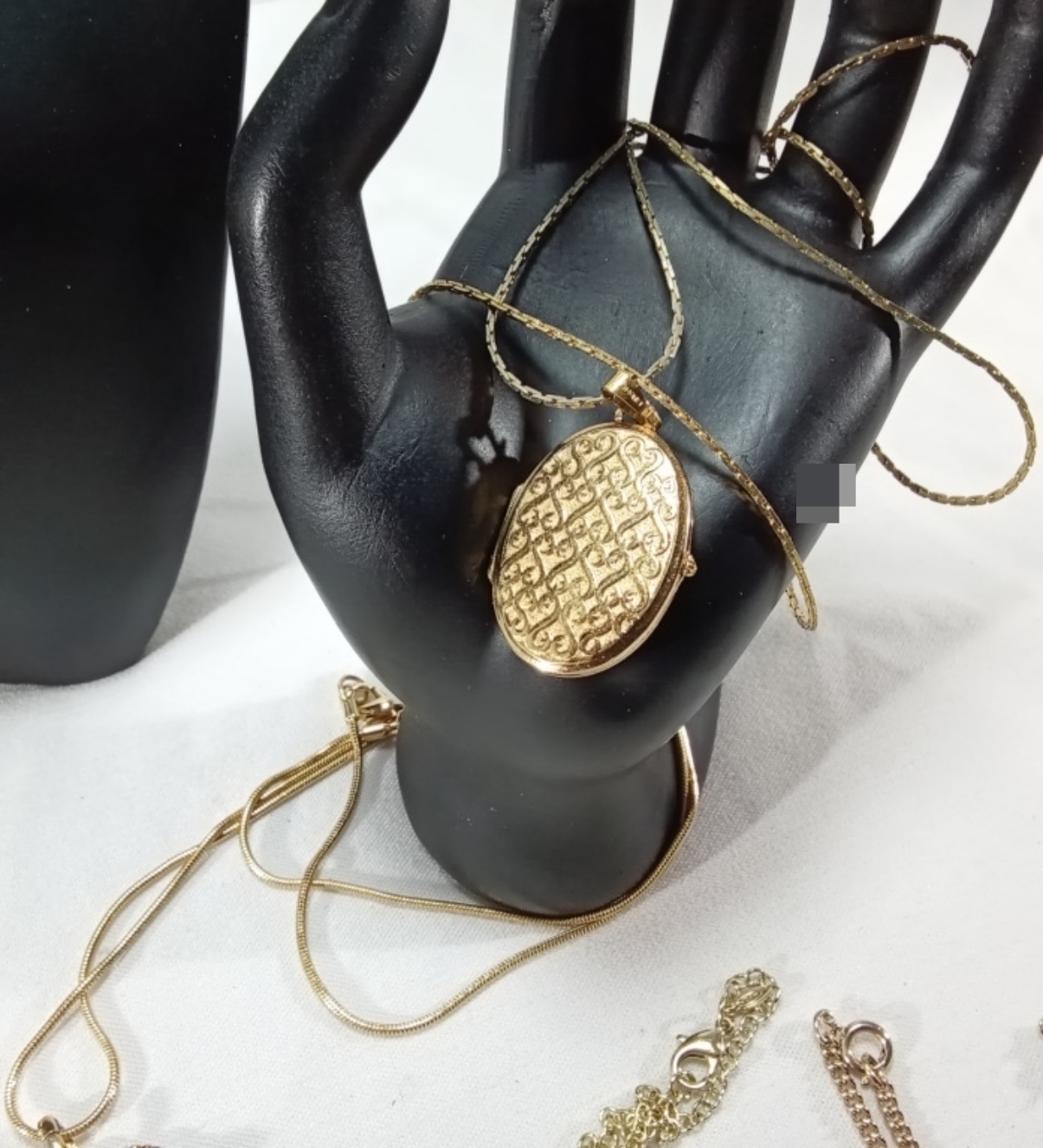 Gold-Tone Necklace Lot, 10 Pieces