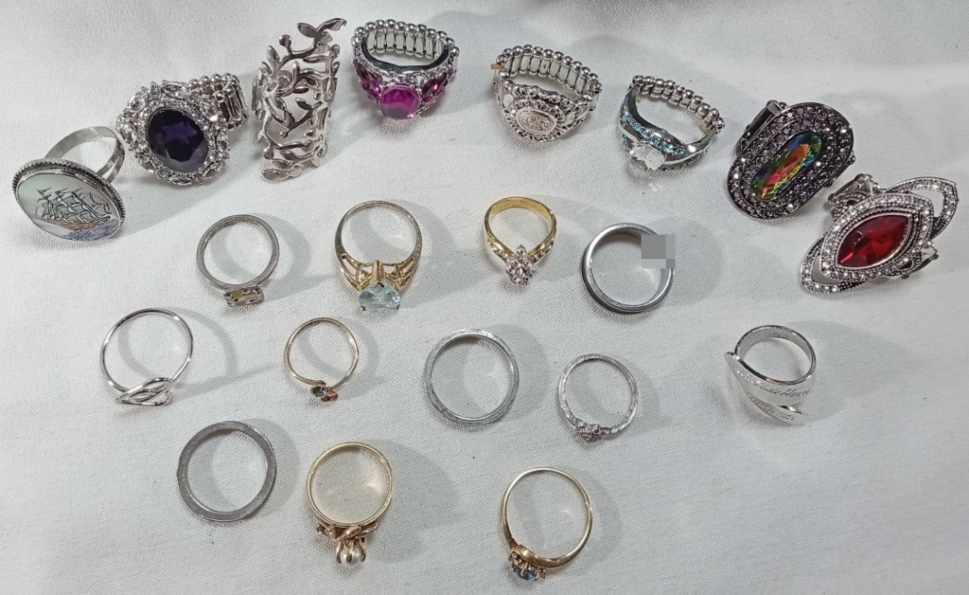 Ring Lot, 28 Pieces Silver & Gold Tone